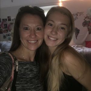 Meet your Posher, Carrie